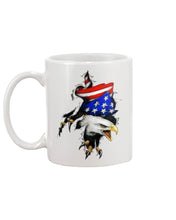 Load image into Gallery viewer, Eagle Giant Scratch USA Flag Gift For Women Mug