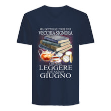 Load image into Gallery viewer, Mai Sottovalutare Una Vecchia Signore Che Ama Leggere Ed E Nata In Giugno Trending Guys V-Neck