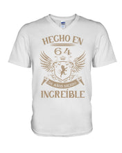 Load image into Gallery viewer, Hecho En 64 56 Anos Siendo Increible Special Custom Design Guys V-Neck