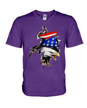 Load image into Gallery viewer, Eagle Giant Scratch USA Flag Gift For Women Guys V-Neck