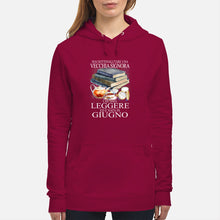 Load image into Gallery viewer, Mai Sottovalutare Una Vecchia Signore Che Ama Leggere Ed E Nata In Giugno Trending Hoodie