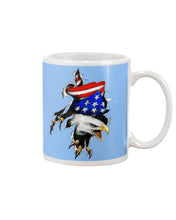 Load image into Gallery viewer, Eagle Giant Scratch USA Flag Gift For Women Mug