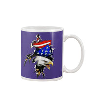 Load image into Gallery viewer, Eagle Giant Scratch USA Flag Gift For Women Mug