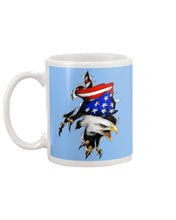 Load image into Gallery viewer, Eagle Giant Scratch USA Flag Gift For Women Mug