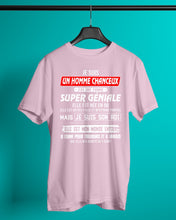 Load image into Gallery viewer, Je Suis Un Homme Chanceux J'ai Line Femme Custom Design Je Suis Son Roi Guys Tee