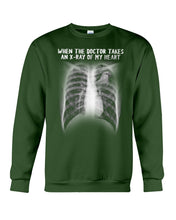 Load image into Gallery viewer, When The Doctor Takes An X-ray My Heart Gift For Parrot Lovers Sweatshirt
