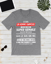 Load image into Gallery viewer, Je Suis Un Homme Chanceux J'ai Line Femme Custom Design Je Suis Son Roi Guys Tee
