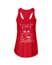 Load image into Gallery viewer, Les Dames Au Chats Vrais Sont Nees En Juillet Ladies Flowy Tank
