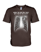 Load image into Gallery viewer, When The Doctor Takes An X-ray My Heart Gift For Parrot Lovers Guys V-Neck
