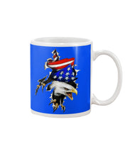 Load image into Gallery viewer, Eagle Giant Scratch USA Flag Gift For Women Mug
