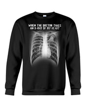 Load image into Gallery viewer, When The Doctor Takes An X-ray My Heart Gift For Parrot Lovers Sweatshirt
