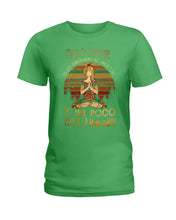 Load image into Gallery viewer, Mujer De Septiembre El Alma De Una Bruja Retro Vintage Gift  For Yoga Lovers Ladies Tee
