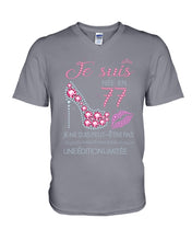 Load image into Gallery viewer, Je Suis Nee En 77 Je Ne Suis Peut-Être Pas Birthday Gift For Grandma Guys V-Neck
