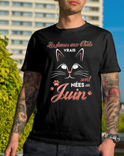 Load image into Gallery viewer, Lé Dames Aux Thats Vrais Sont Nées En   Juin For Birthday Gift Guys Tee
