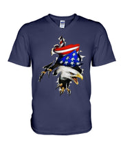 Load image into Gallery viewer, Eagle Giant Scratch USA Flag Gift For Women Guys V-Neck
