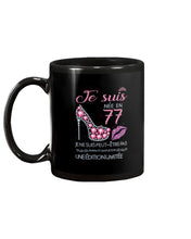 Load image into Gallery viewer, Je Suis Nee En 77 Je Ne Suis Peut-Être Pas Birthday Gift For Grandma Mug
