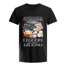Load image into Gallery viewer, Mai Sottovalutare Una Vecchia Signore Che Ama Leggere Ed E Nata In Giugno Trending Guys V-Neck
