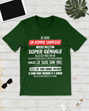 Load image into Gallery viewer, Je Suis Un Homme Chanceux J'ai Line Femme Custom Design Je Suis Son Roi Guys Tee
