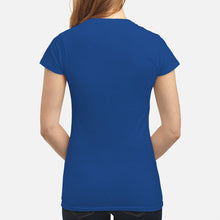 Load image into Gallery viewer, Mai Sottovalutare Una Vecchia Signore Che Ama Leggere Ed E Nata In Giugno Trending Ladies V-Neck
