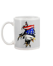 Load image into Gallery viewer, Eagle Giant Scratch USA Flag Gift For Women Mug

