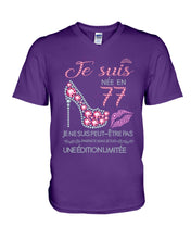 Load image into Gallery viewer, Je Suis Nee En 77 Je Ne Suis Peut-Être Pas Birthday Gift For Grandma Guys V-Neck
