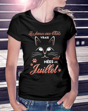 Load image into Gallery viewer, Les Dames Au Chats Vrais Sont Nees En Juillet Ladies Tee

