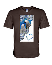 Load image into Gallery viewer, Magical Gray Couple African Parrot Gift For Bird Lovers Guys V-Neck
